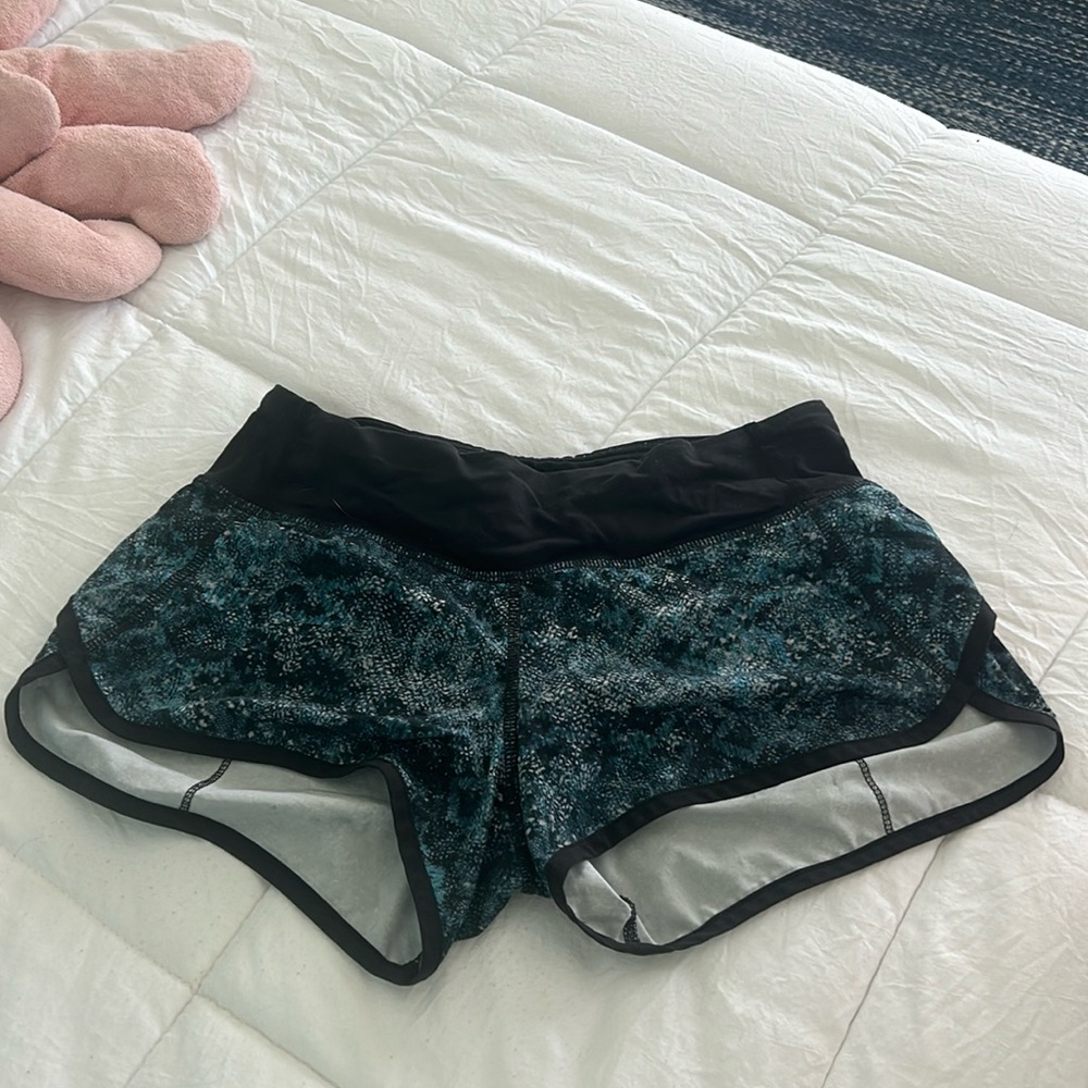 Lululemon Speed Up Low Rise 2.5 inch shorts